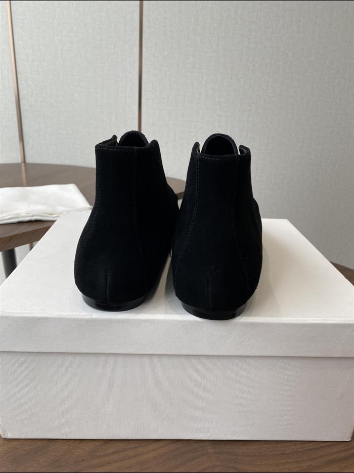 20251128174315602 370